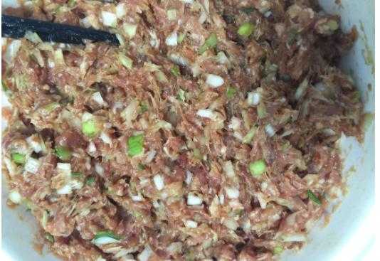 饺子馅是五花肉好还是纯瘦肉好吃,做饺子馅猪肉哪里好吃-第2张图片-厨房小当家 饺子馅是五花肉好还是纯瘦肉好吃,做饺子馅猪肉哪里好吃-第2张图片-厨房小当家