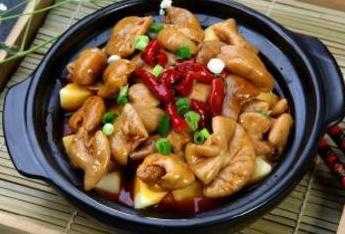 云南哪里的砂锅菜出名(云南特色小碗菜)-第2张图片-厨房小当家 云南哪里的砂锅菜出名(云南特色小碗菜)-第2张图片-厨房小当家