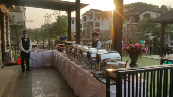 自助餐服务生好干吗,有什么特殊要求,做自助餐服务员怎么样啊-第2张图片-厨房小当家 自助餐服务生好干吗,有什么特殊要求,做自助餐服务员怎么样啊-第2张图片-厨房小当家