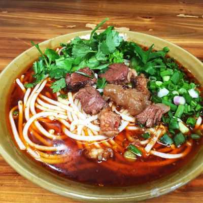牛肉米线哪里有(牛肉炖米线正宗做法)-第1张图片-厨房小当家 牛肉米线哪里有(牛肉炖米线正宗做法)-第1张图片-厨房小当家