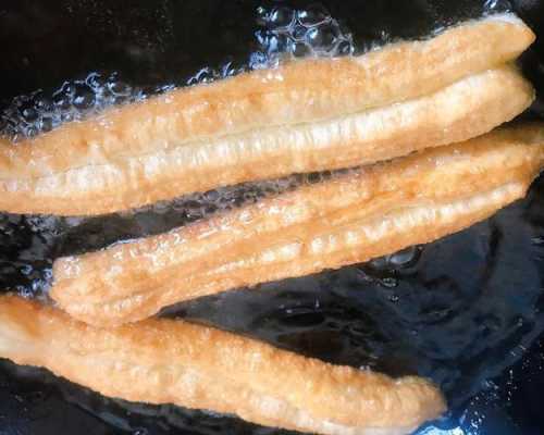 哪里炸油条好吃（哪里炸油条好吃又酥脆）-第2张图片-厨房小当家