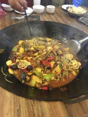 柴火鸡是哪里的特色,柴火鸡哪里菜最正宗-第1张图片-厨房小当家 柴火鸡是哪里的特色,柴火鸡哪里菜最正宗-第1张图片-厨房小当家