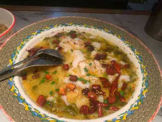 食堂鱼做法,小鱼儿酸菜鱼米线店怎么样啊-第2张图片-厨房小当家 食堂鱼做法,小鱼儿酸菜鱼米线店怎么样啊-第2张图片-厨房小当家