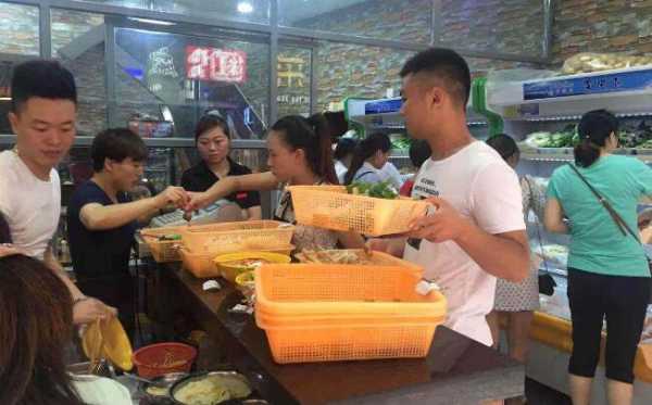 高中学校门口,开汉堡店,还是便当,糕点类的,还是麻辣烫好,汉堡店旁开麻辣烫店怎么样啊-第1张图片-厨房小当家 高中学校门口,开汉堡店,还是便当,糕点类的,还是麻辣烫好,汉堡店旁开麻辣烫店怎么样啊-第1张图片-厨房小当家