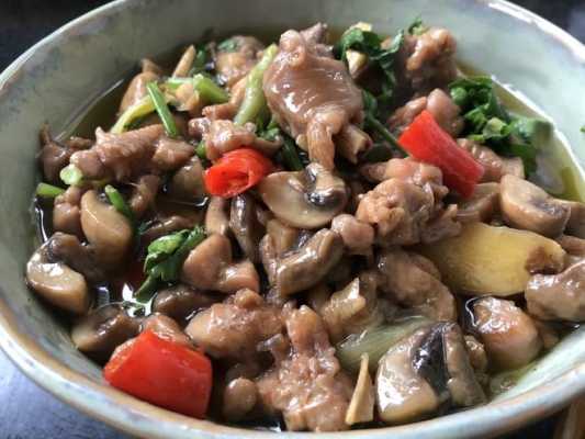 鸡腿蘑菇哪里有(先炒蘑菇还是先炒小鸡腿)-第2张图片-厨房小当家 鸡腿蘑菇哪里有(先炒蘑菇还是先炒小鸡腿)-第2张图片-厨房小当家