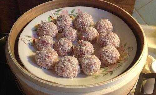 珍珠肉丸哪里菜(珍珠肉丸子的家常蒸法)-第2张图片-厨房小当家 珍珠肉丸哪里菜(珍珠肉丸子的家常蒸法)-第2张图片-厨房小当家