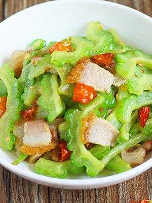 苦瓜 烧肉 哪里菜(苦瓜烧肉王刚)-第1张图片-厨房小当家 苦瓜 烧肉 哪里菜(苦瓜烧肉王刚)-第1张图片-厨房小当家
